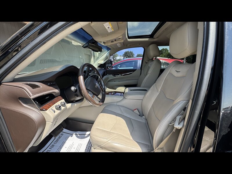 Used 2015 Cadillac Escalade Premium AWD/4WD image 10