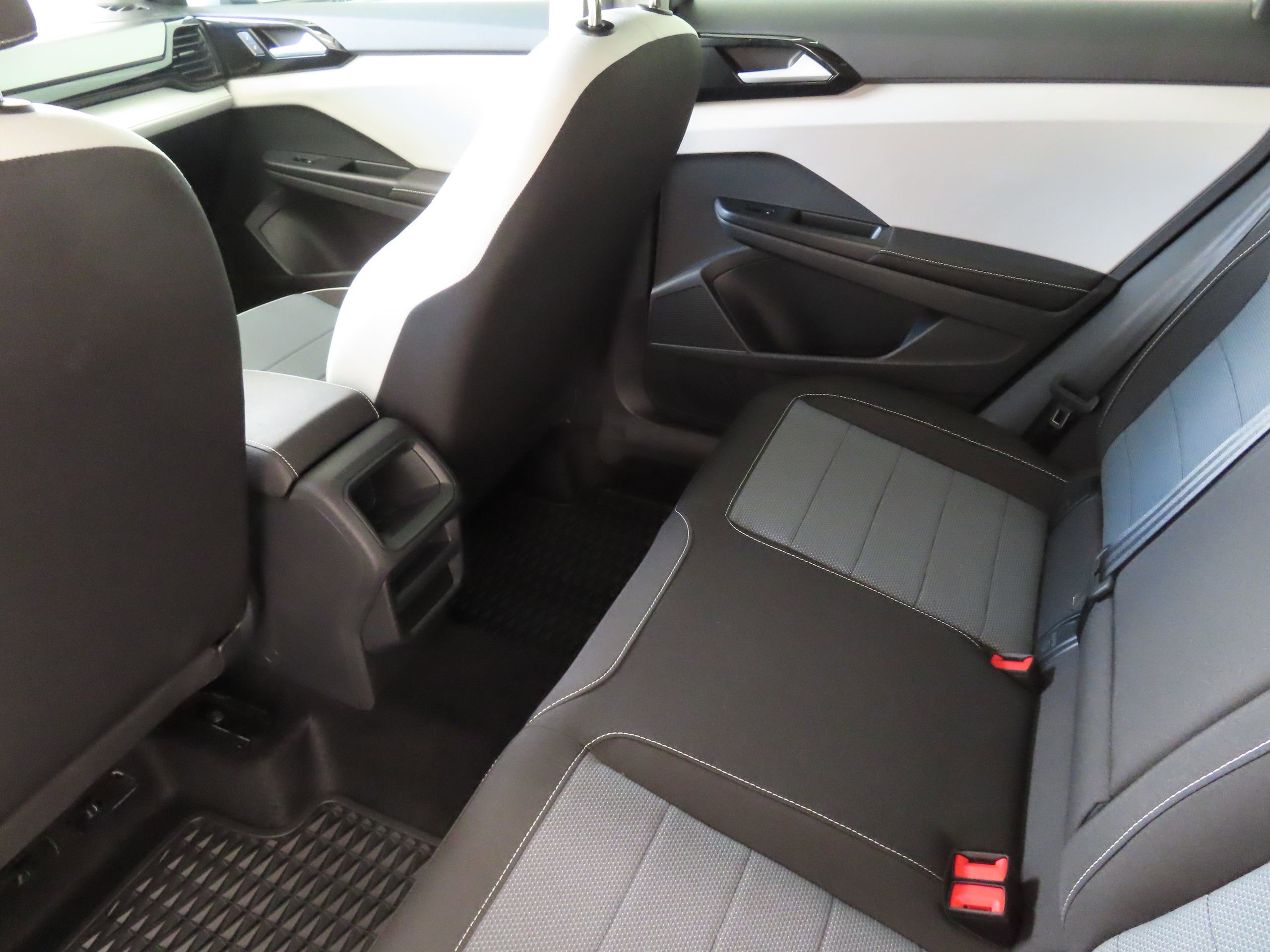 New 2025 Volkswagen Taos S image 22