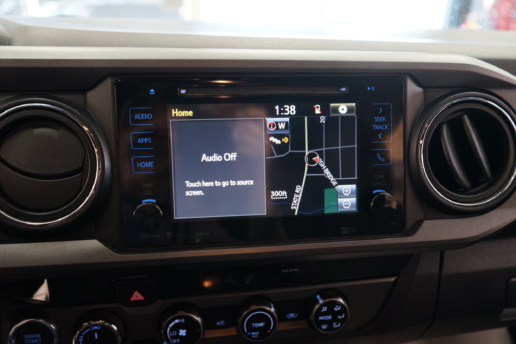 Used 2018 Toyota Tacoma TRD Off-Road w/ Technology Package AWD/4WD image 34