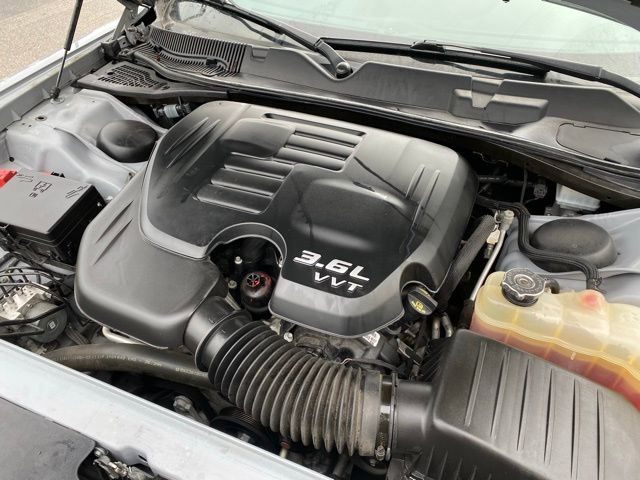 Used 2021 Dodge Challenger SXT w/ Blacktop Package image 8