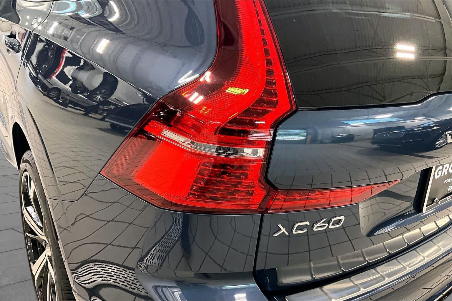 Used 2024 Volvo XC60 B5 Ultimate w/ Climate Package AWD/4WD image 27