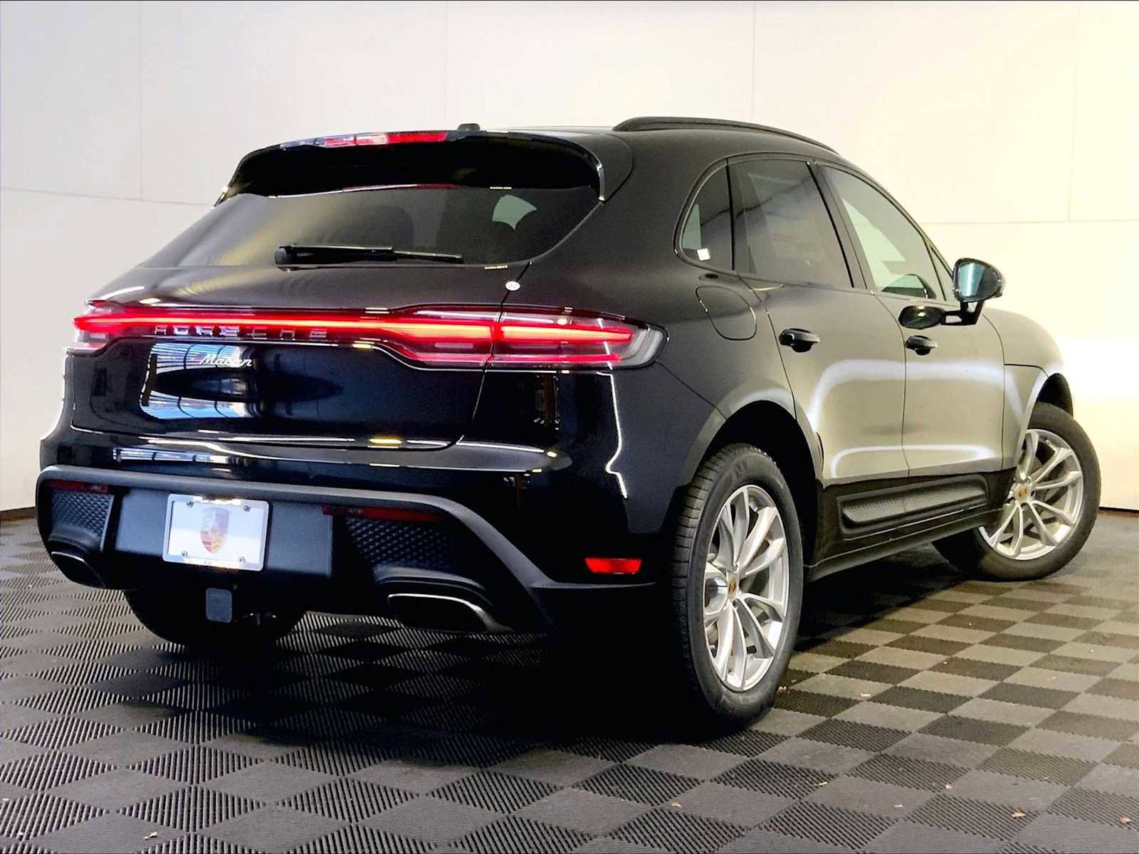 New 2026 Porsche Macan AWD/4WD image 7