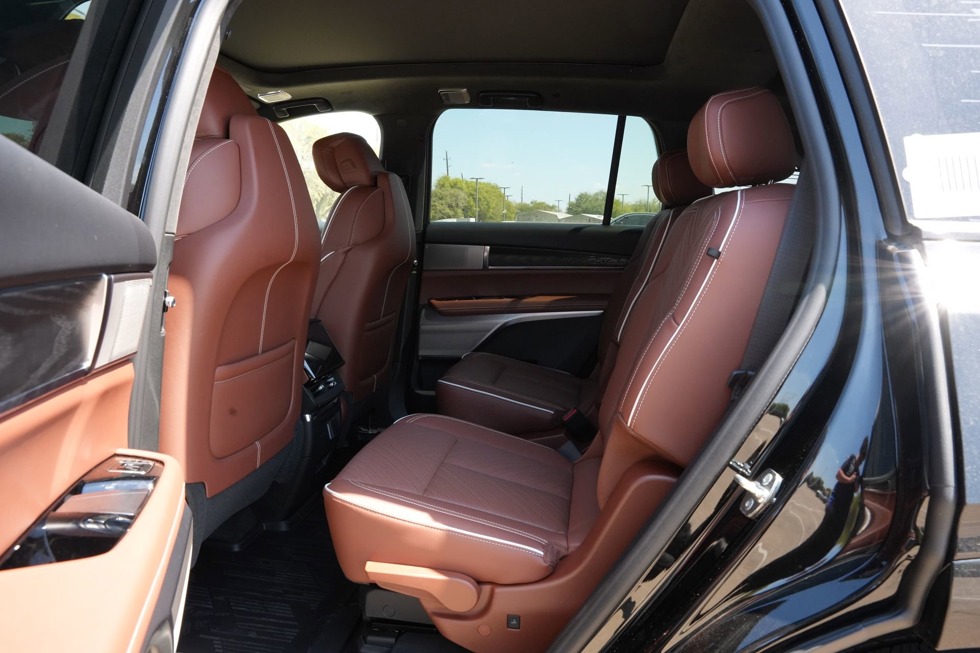 New 2026 Cadillac Vistiq Platinum w/ LPO, Floor Liner Package image 20