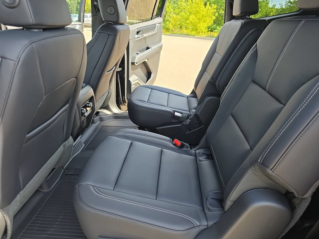 New 2027 GMC Acadia Elevation w/ Black Edition AWD/4WD image 15