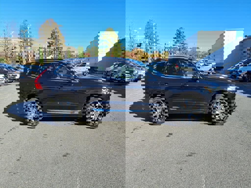 Used 2021 Volvo XC60 T5 Inscription w/ Advanced Package image 2