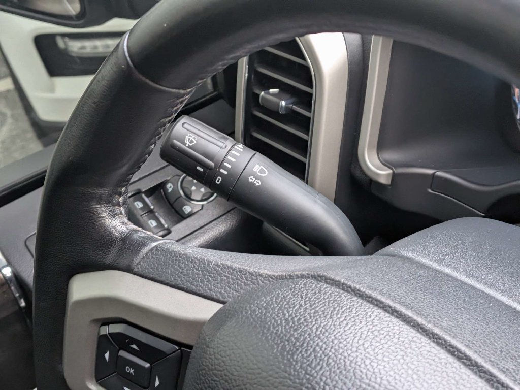 Used 2022 Ford F250 Lariat w/ Lariat Value Package AWD/4WD image 25