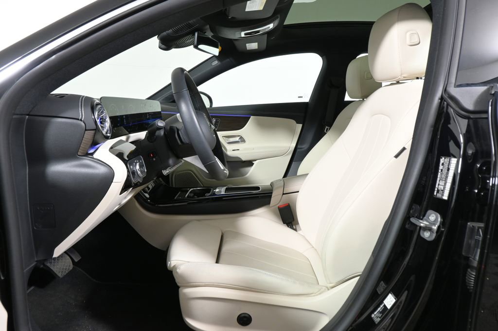 Used 2026 Mercedes-Benz CLA 250 4MATIC image 3