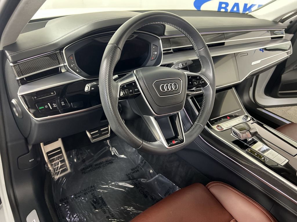 Used 2022 Audi S8 AWD/4WD image 11