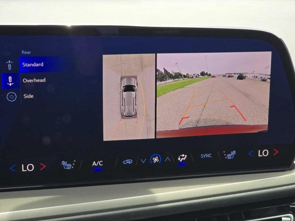 Used 2024 Chevrolet Traverse LT w/ LPO, Floor Liner Package AWD/4WD image 4