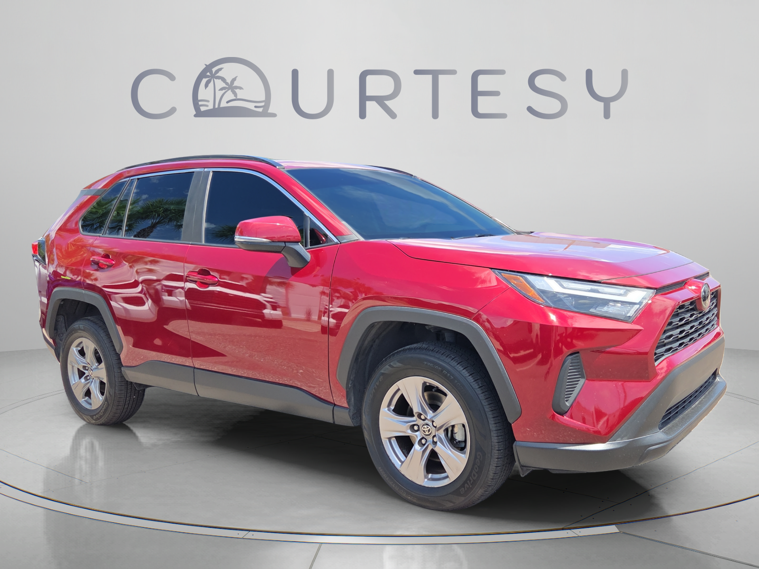 Used 2023 Toyota RAV4 XLE w/ Convenience Package FWD image 7