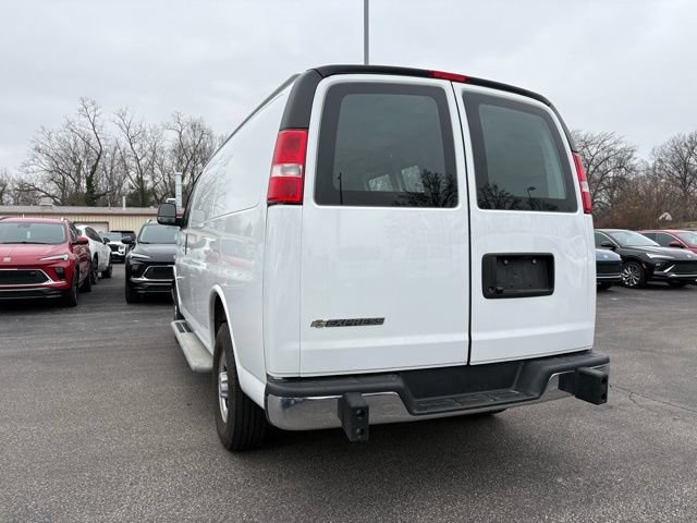 Used 2024 Chevrolet Express 2500 w/ Driver Convenience Package RWD image 3