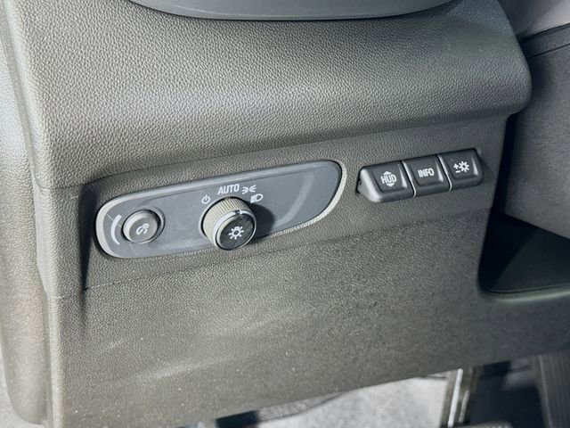 Used 2021 Buick Envision Avenir w/ Technology Package II AWD/4WD image 10