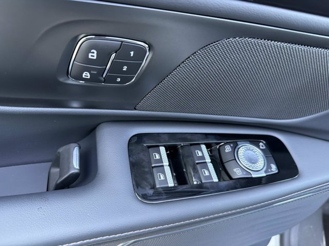 New 2026 Lincoln Nautilus Premier AWD/4WD image 9