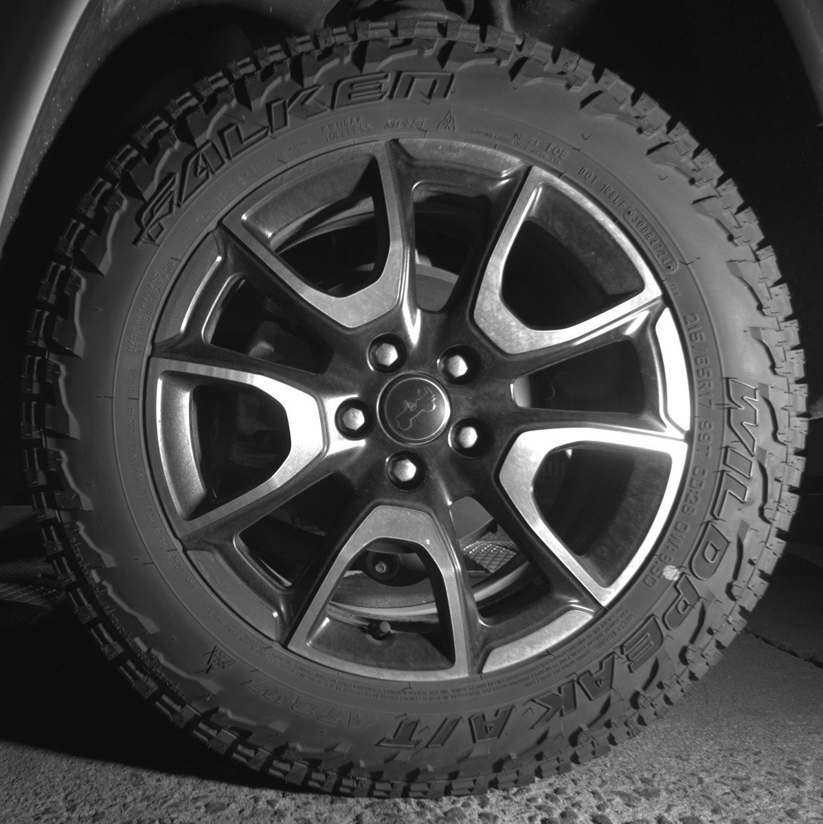 Used 2025 Jeep Compass Trailhawk AWD/4WD image 14
