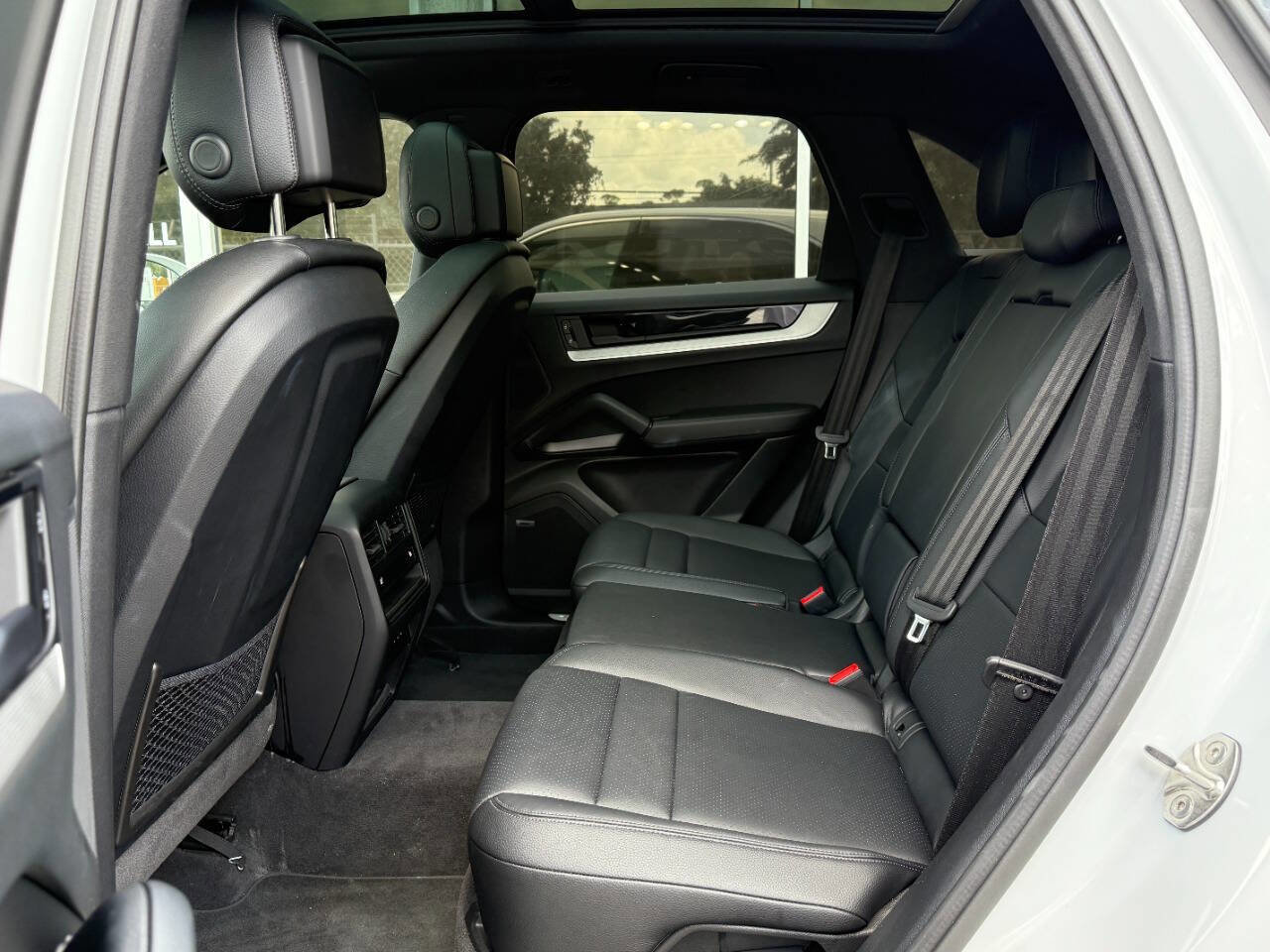 Used 2024 Porsche Cayenne image 17