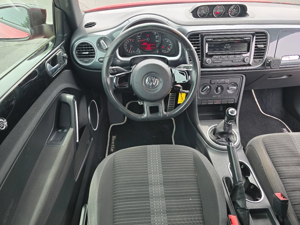 Used 2012 Volkswagen Beetle 2.0T FWD image 27