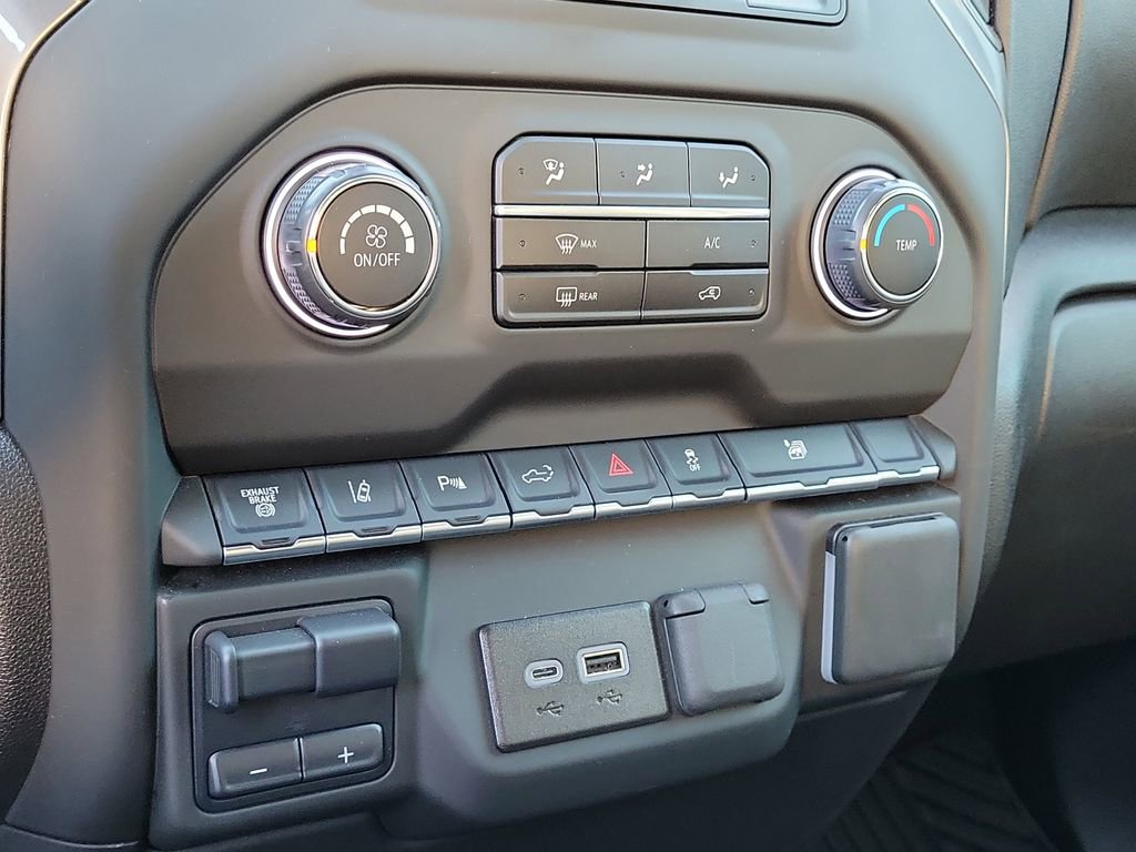 Used 2025 Chevrolet Silverado 2500 Custom w/ Custom Value Package image 20