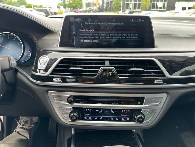 Used 2017 BMW 750i RWD image 30