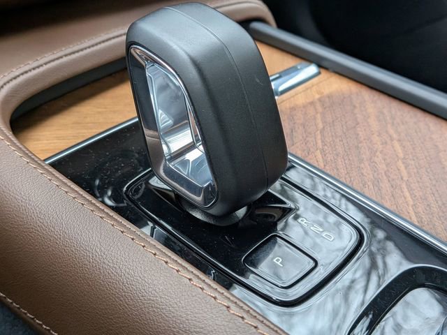 Certified 2023 Volvo XC90 T8 Plus image 19