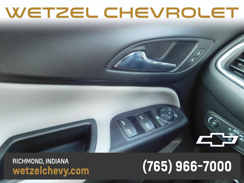 Used 2020 Chevrolet Equinox LS AWD/4WD image 25