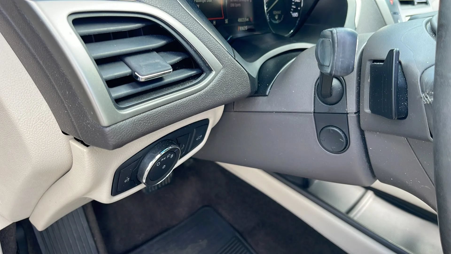 Used 2018 Lincoln MKZ Reserve FWD image 23