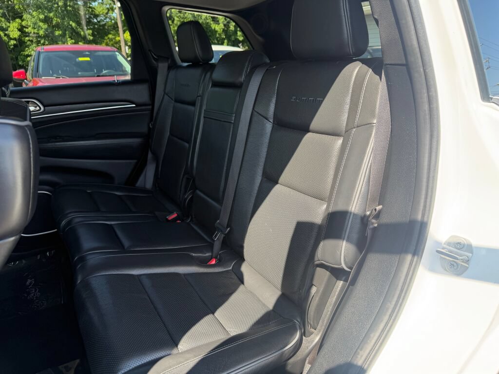 Used 2019 Jeep Grand Cherokee Summit w/ Platinum Series Group AWD/4WD image 23