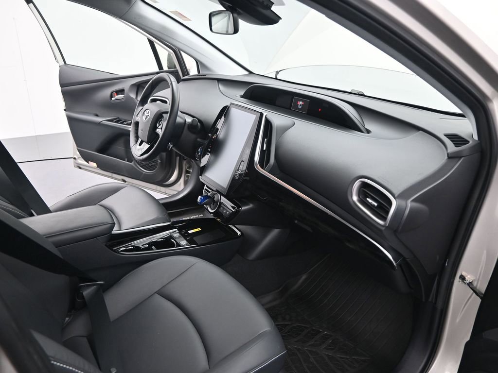 Used 2020 Toyota Prius Prime XLE image 21