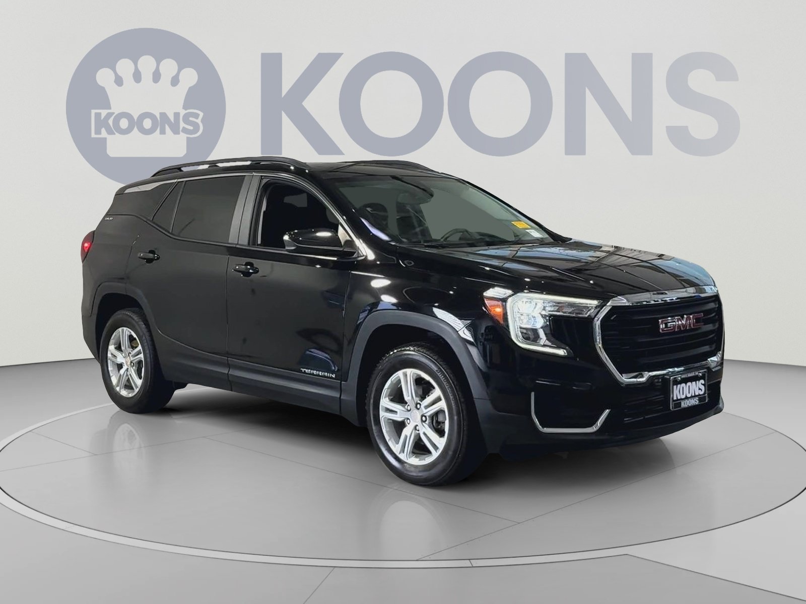 Used 2023 GMC Terrain SLE w/ Driver Convenience Package AWD/4WD image 2
