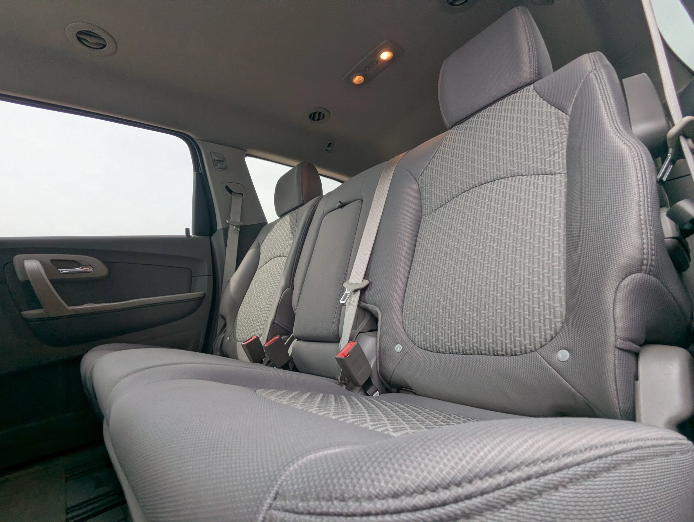 Used 2011 Chevrolet Traverse LS FWD image 12