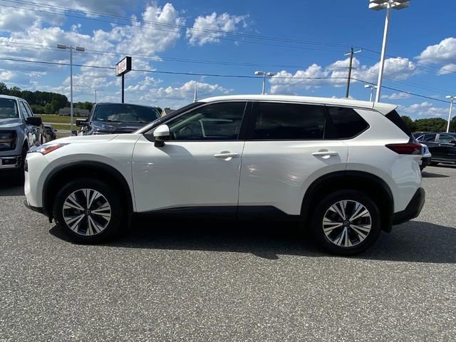 Used 2023 Nissan Rogue SV image 2