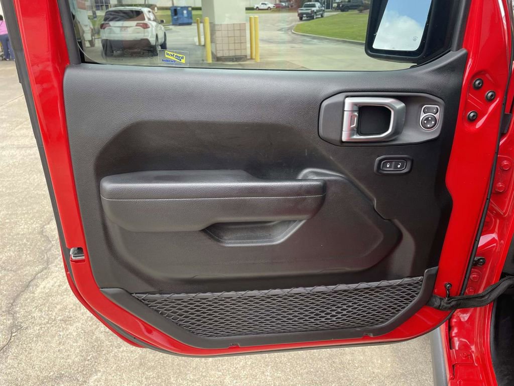 Used 2024 Jeep Wrangler Unlimited Rubicon w/ Safety Group image 15