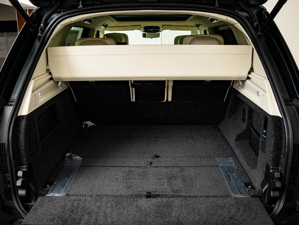 New 2026 Land Rover Range Rover SV AWD/4WD image 17