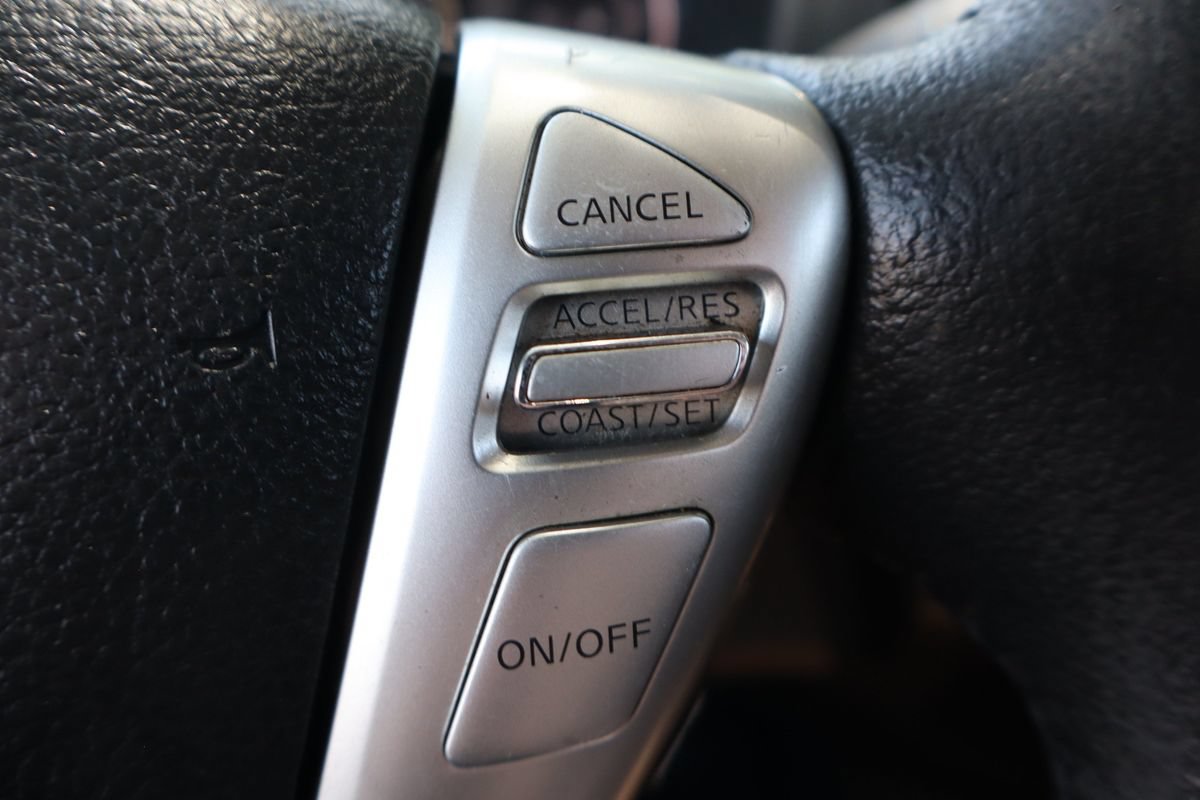Used 2015 Nissan Versa Note SV FWD image 30