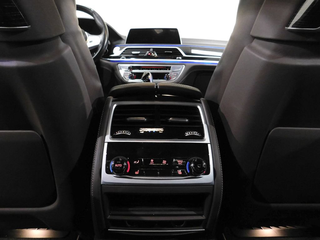 Used 2019 BMW 750i xDrive AWD/4WD image 57
