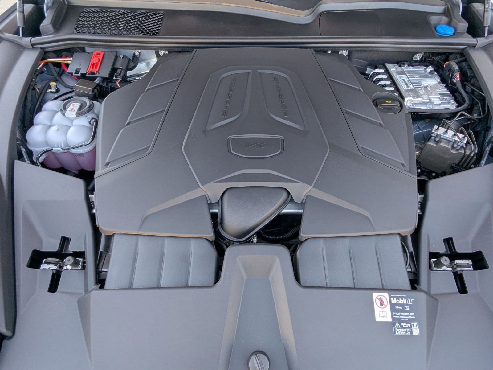 New 2026 Porsche Cayenne Coupe image 28