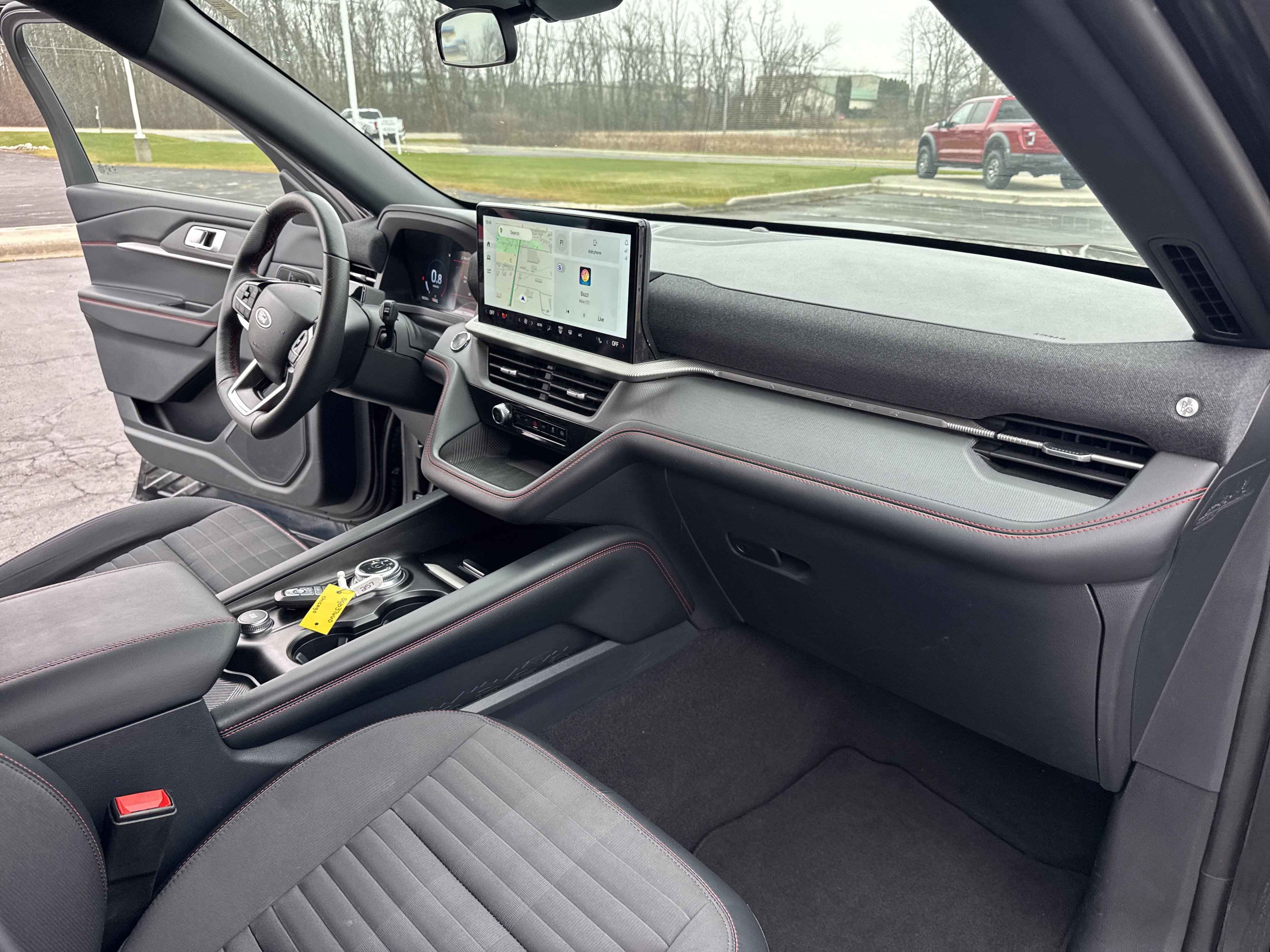 Used 2025 Ford Explorer ST-Line w/ ST-Line Street Pack image 34