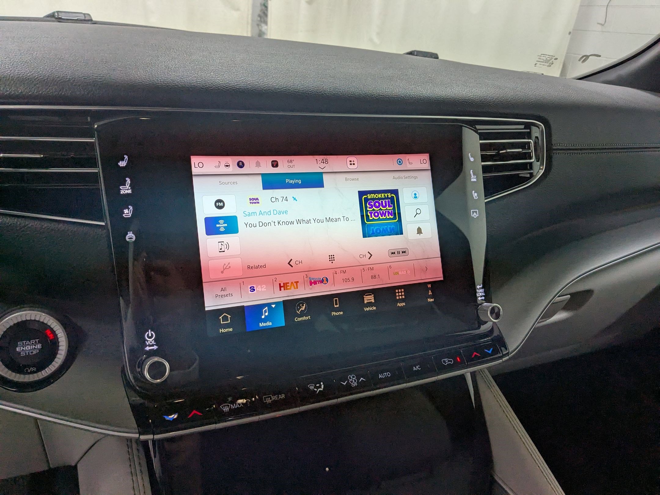 New 2025 Jeep Wagoneer Series II w/ 8-Passenger Seating Package image 12