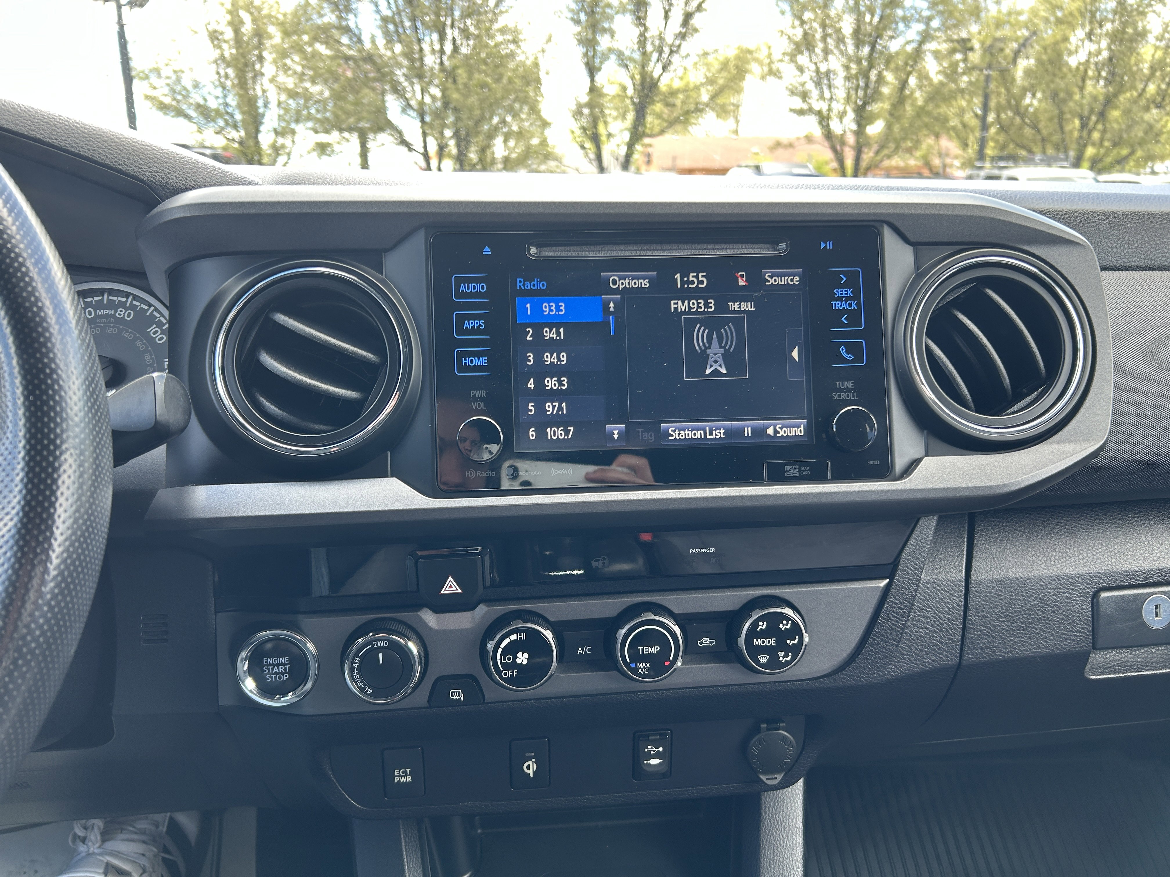 Used 2017 Toyota Tacoma TRD Off-Road w/ Tow Package (A/T) image 17