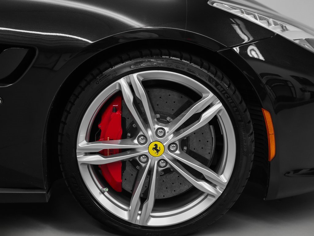 Certified 2018 Ferrari GTC4Lusso image 12