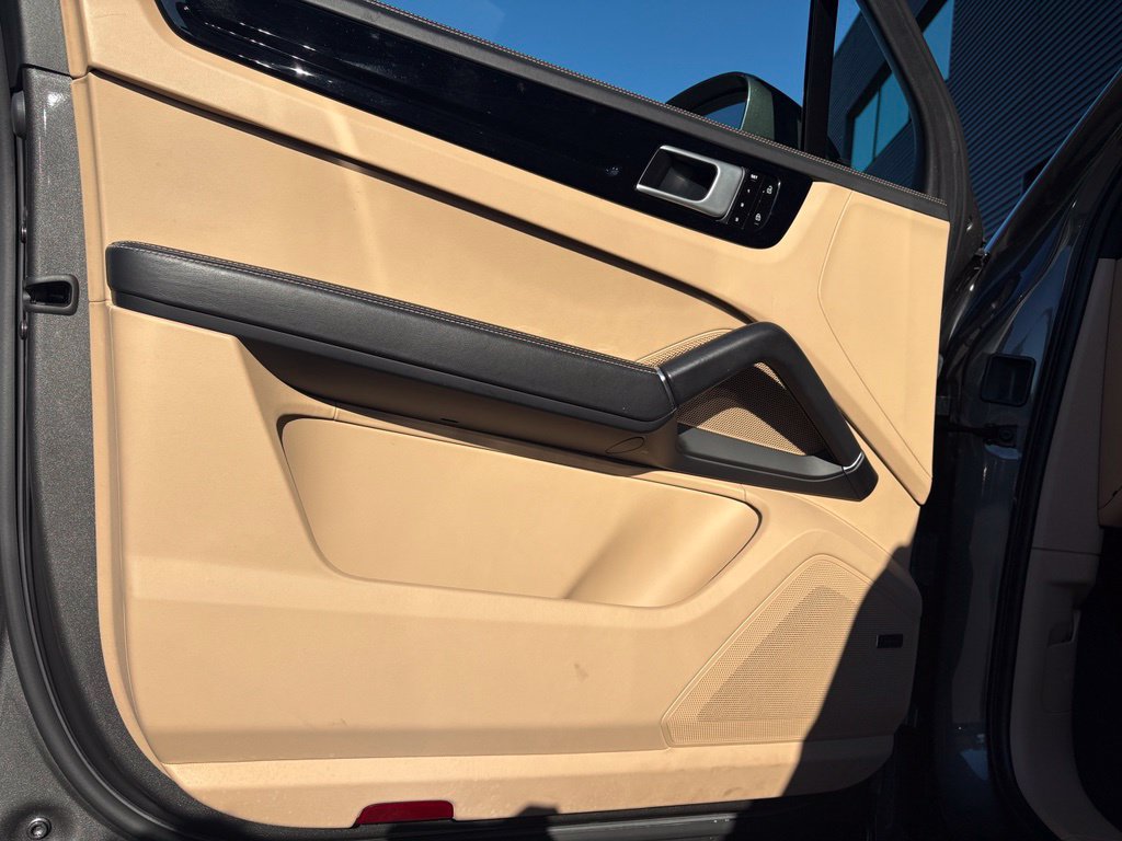 Certified 2020 Porsche Cayenne S AWD/4WD image 15