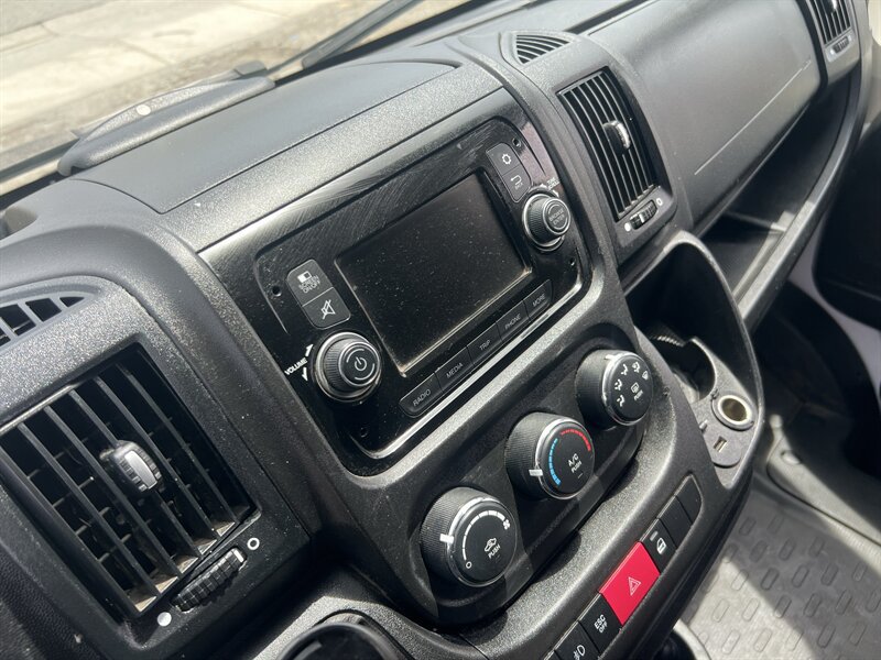 Used 2021 RAM ProMaster 2500 w/ Convenience Group FWD image 18