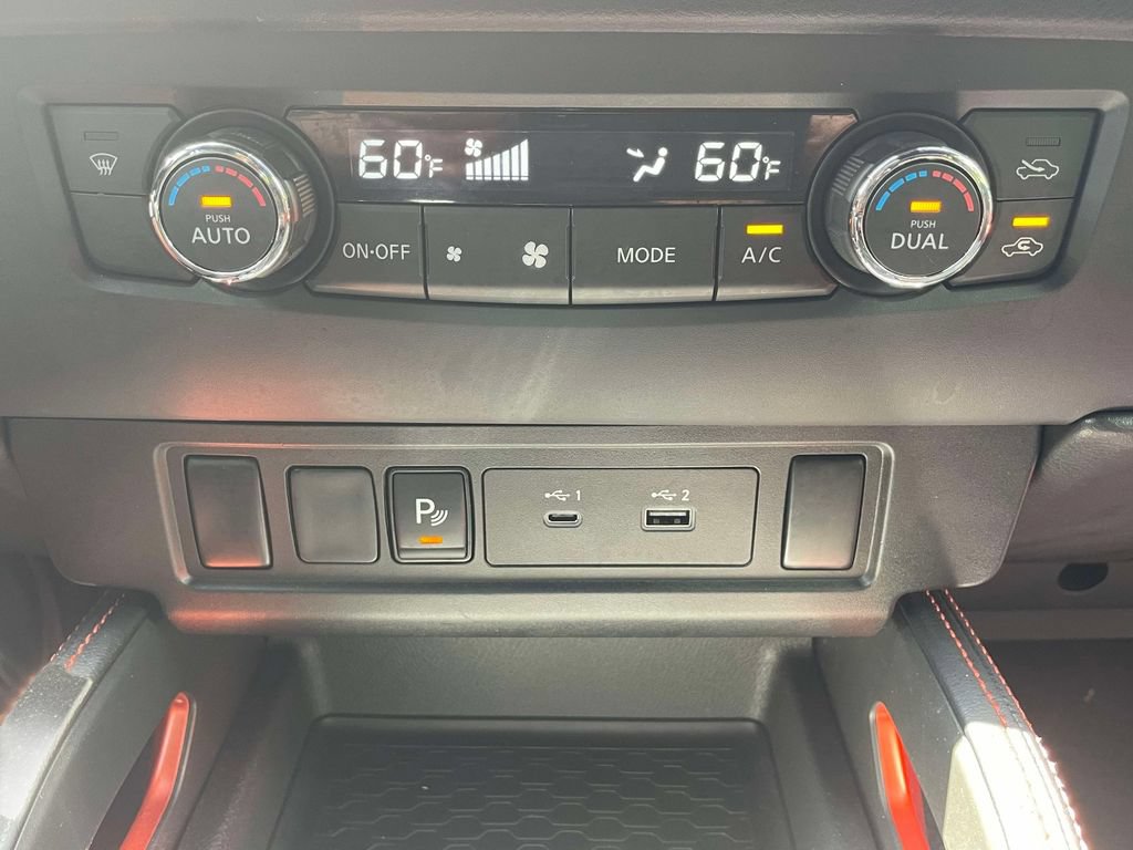 Used 2025 Nissan Frontier 4x4 Crew Cab image 28