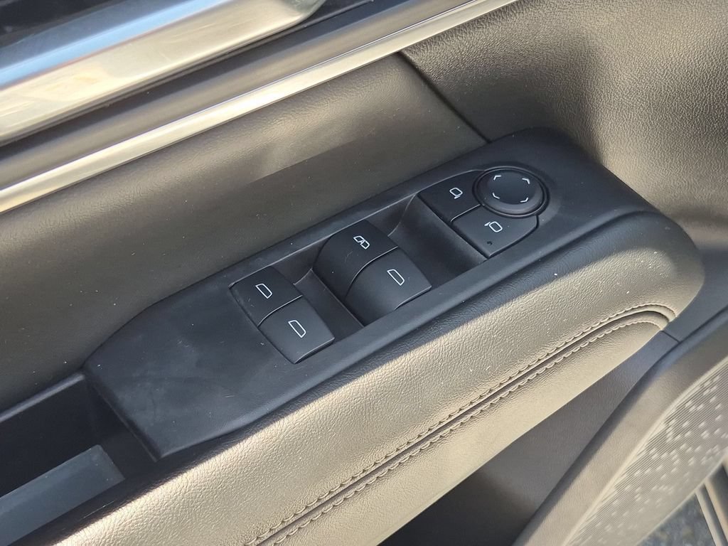 Used 2025 GMC Terrain Elevation AWD/4WD image 13