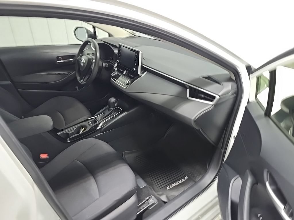 Used 2020 Toyota Corolla LE FWD image 15