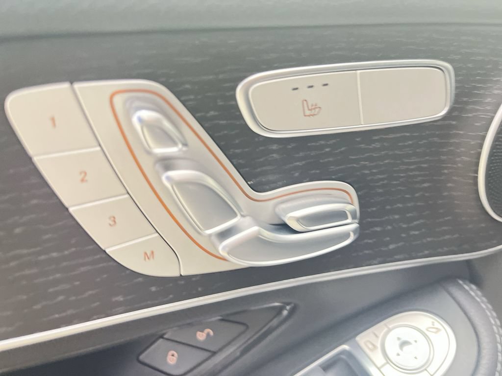Used 2022 Mercedes-Benz GLC 300 4MATIC image 16