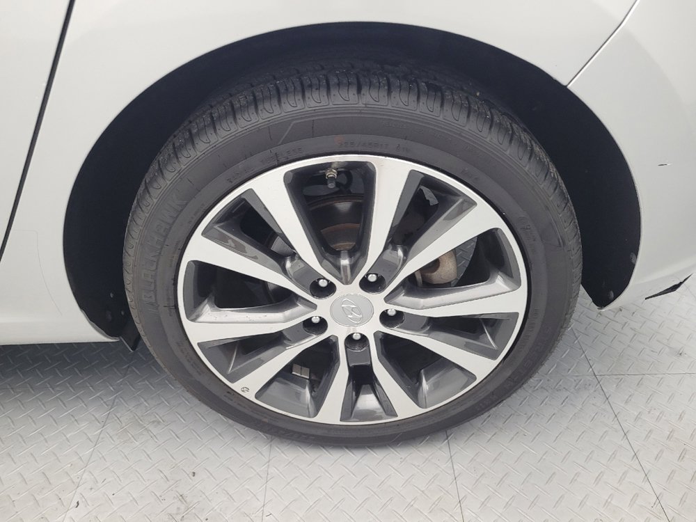 Used 2018 Hyundai Elantra GT FWD image 31