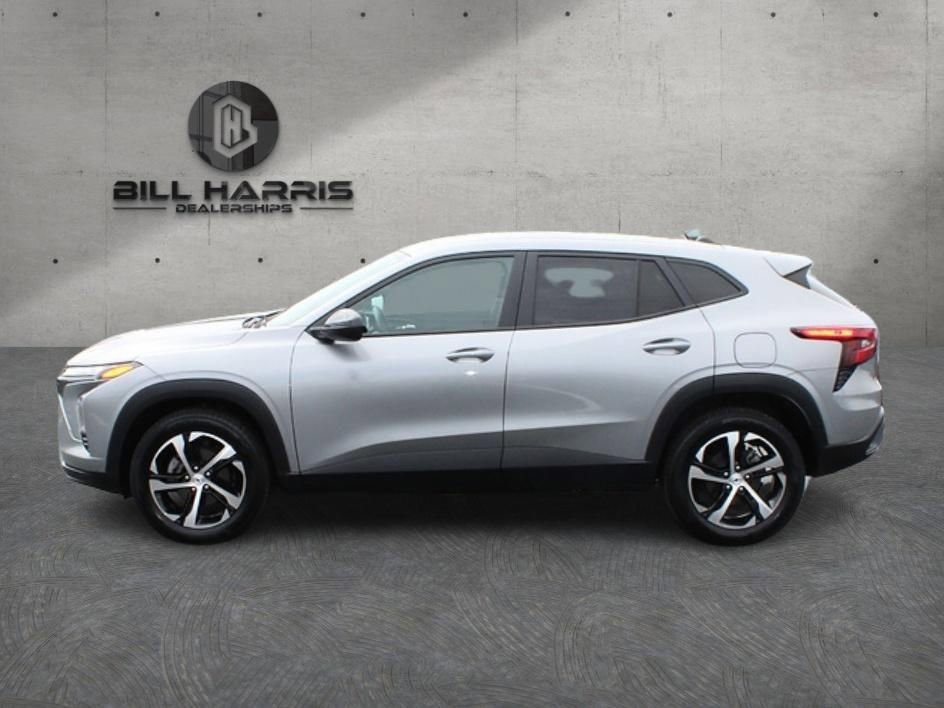 Used 2024 Chevrolet Trax RS image 8