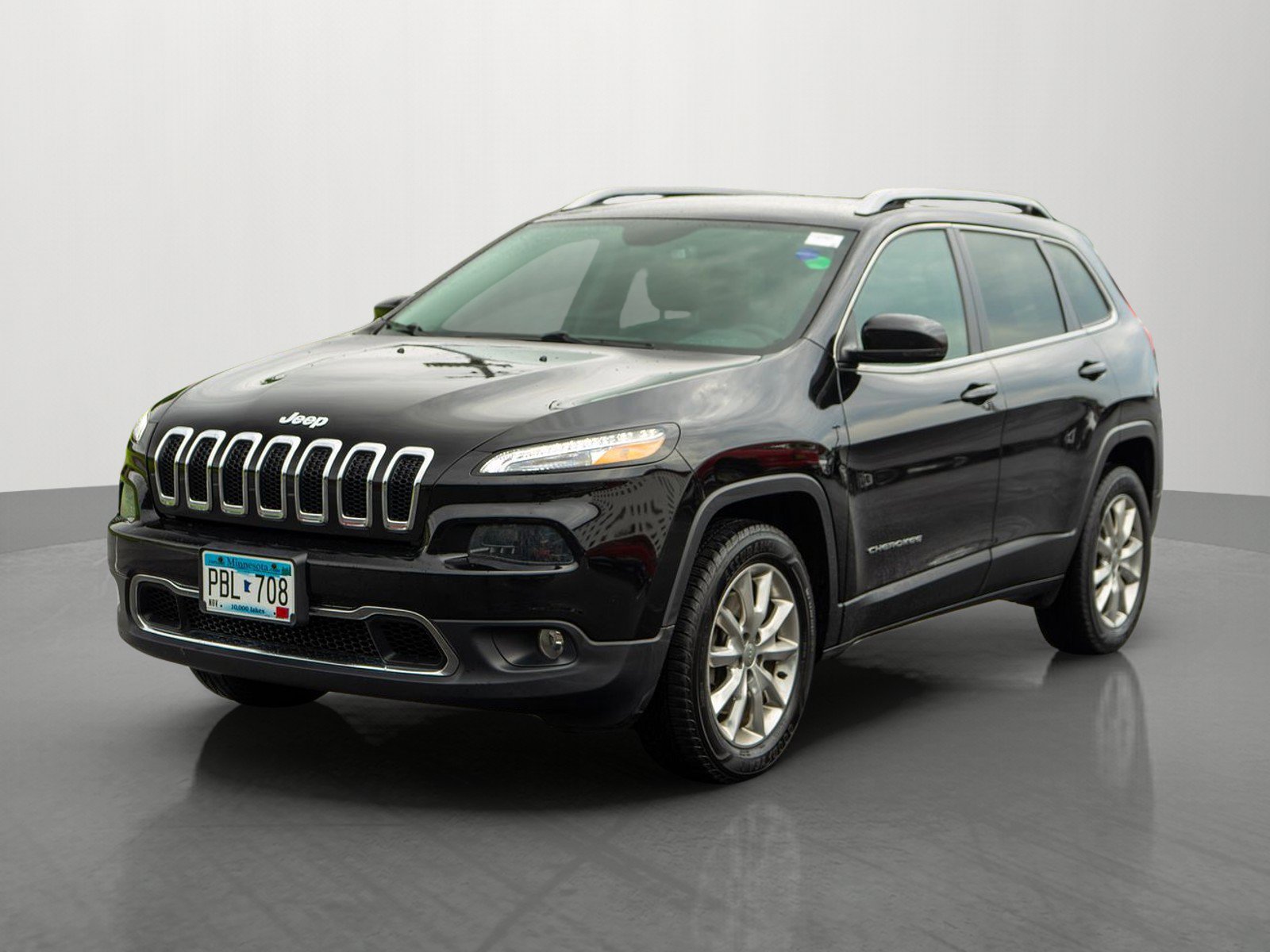 Used 2017 Jeep Cherokee Limited w/ Trailer Tow Group AWD/4WD image 3