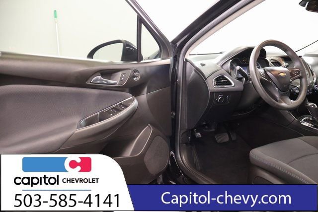 Used 2018 Chevrolet Cruze LT FWD image 9