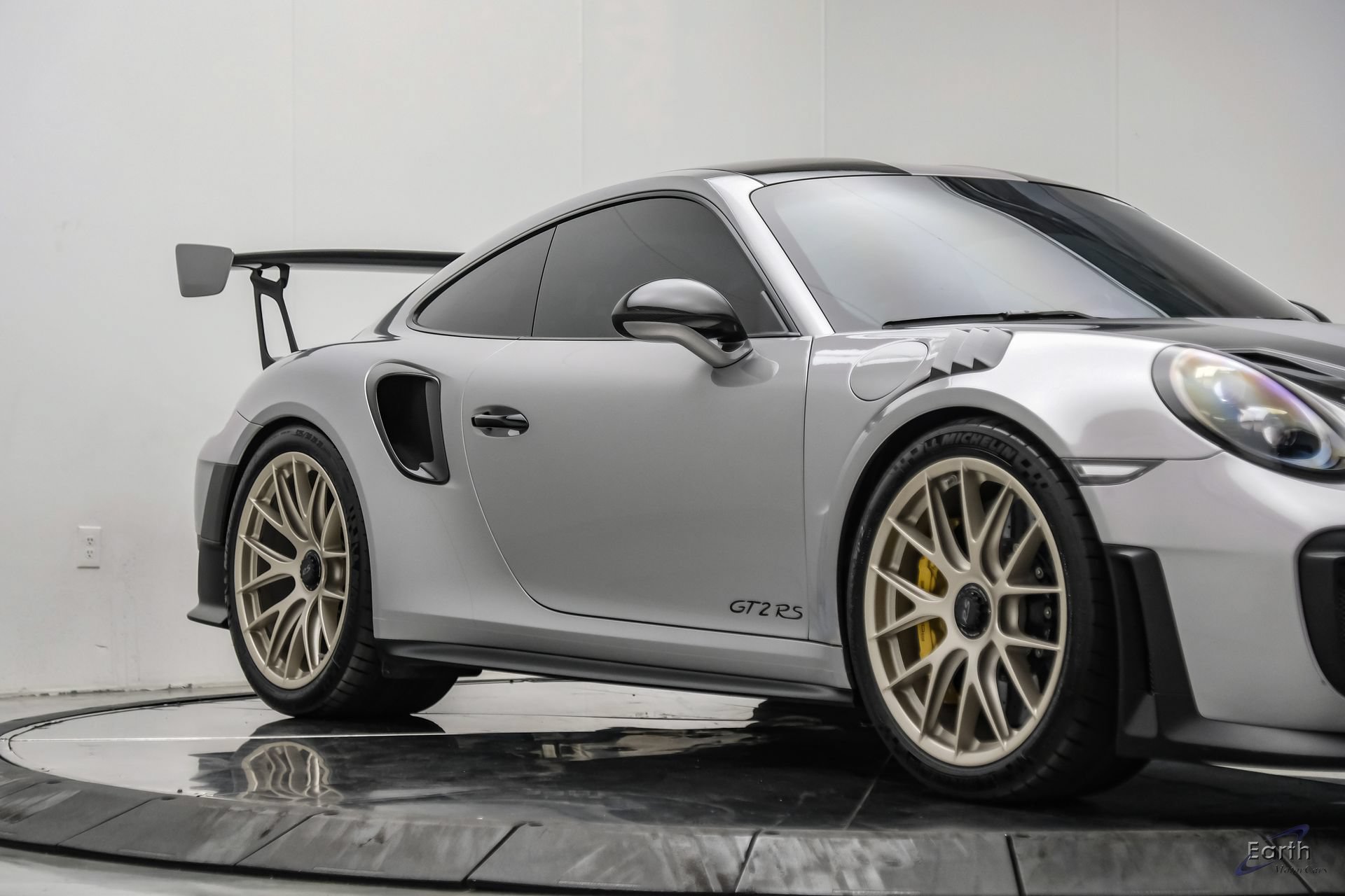 Used 2018 Porsche 911 GT2 RS RWD image 32